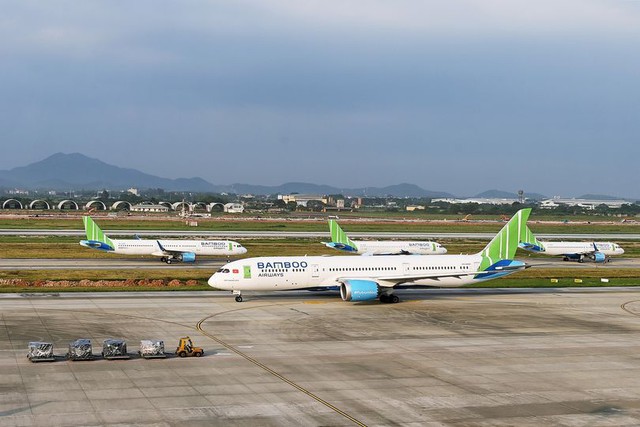 Bamboo Airways trả máy bay Embraer, dừng bay Côn Đảo- Ảnh 1.