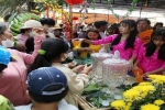Độc đáo phiên chợ dùng lá cây để thanh toán ở Tây Ninh