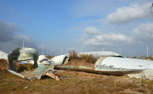 Vụ cánh điện gió ở Bạc Liêu rơi tự do: Thiệt hại hàng trăm tỉ đồng- Ảnh 2.