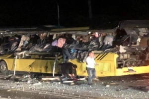 Hiện trường xe khách gặp nạn khiến 5 người chết