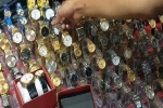 Đồng hồ hàng hiệu Omega, Rolex bán như… 'bán rau'