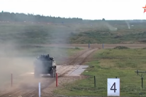 Thiết giáp Nga phóng liên tiếp 2 tên lửa diệt xe tăng địch