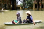 Hà Nội: Thầy cô đến lớp học bằng thuyền tự chế