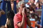 Mourinho thất vọng: 'Fan Man Utd không nên mua vé tới sân'