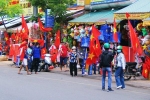 Ảnh: Người Sài Gòn đổ xô đi mua áo và cờ Tổ quốc, sẵn sàng 'cháy' hết mình vì Olympic Việt Nam