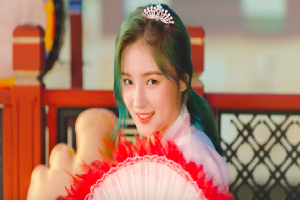 MOMOLAND mặc Hanbok 'quẩy tung nóc' trong clip nhá hàng MV mới