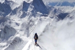 Cái chết trên đỉnh Everest và sự vô cảm đáng sợ của những người xung quanh