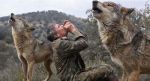 Người Tây Ban Nha được sói nuôi 12 năm muốn về rừng