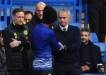 Chưa đến chung kết FA Cup, cầu thủ Chelsea đã tìm đường tháo chạy sang Man United