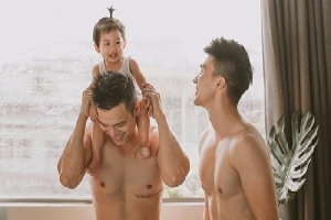 Hạnh phúc được làm cha của cặp nhiếp ảnh gia đồng tính