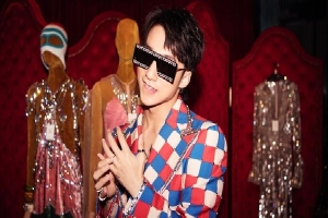 Chưa ấm chỗ với MV mới, Sơn Tùng đã vi vu qua tận Hong Kong để dự triển lãm của Gucci