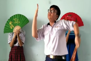 Nam sinh Sài Gòn bị Bích Phương 'nhập', đóng MV parody 'Bùa yêu' múa cực dẻo
