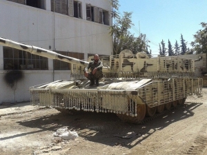 Đại tá xe tăng VN: Đừng có chê hình thù kỳ dị như 'lồng gà' của tăng T-72 Syria